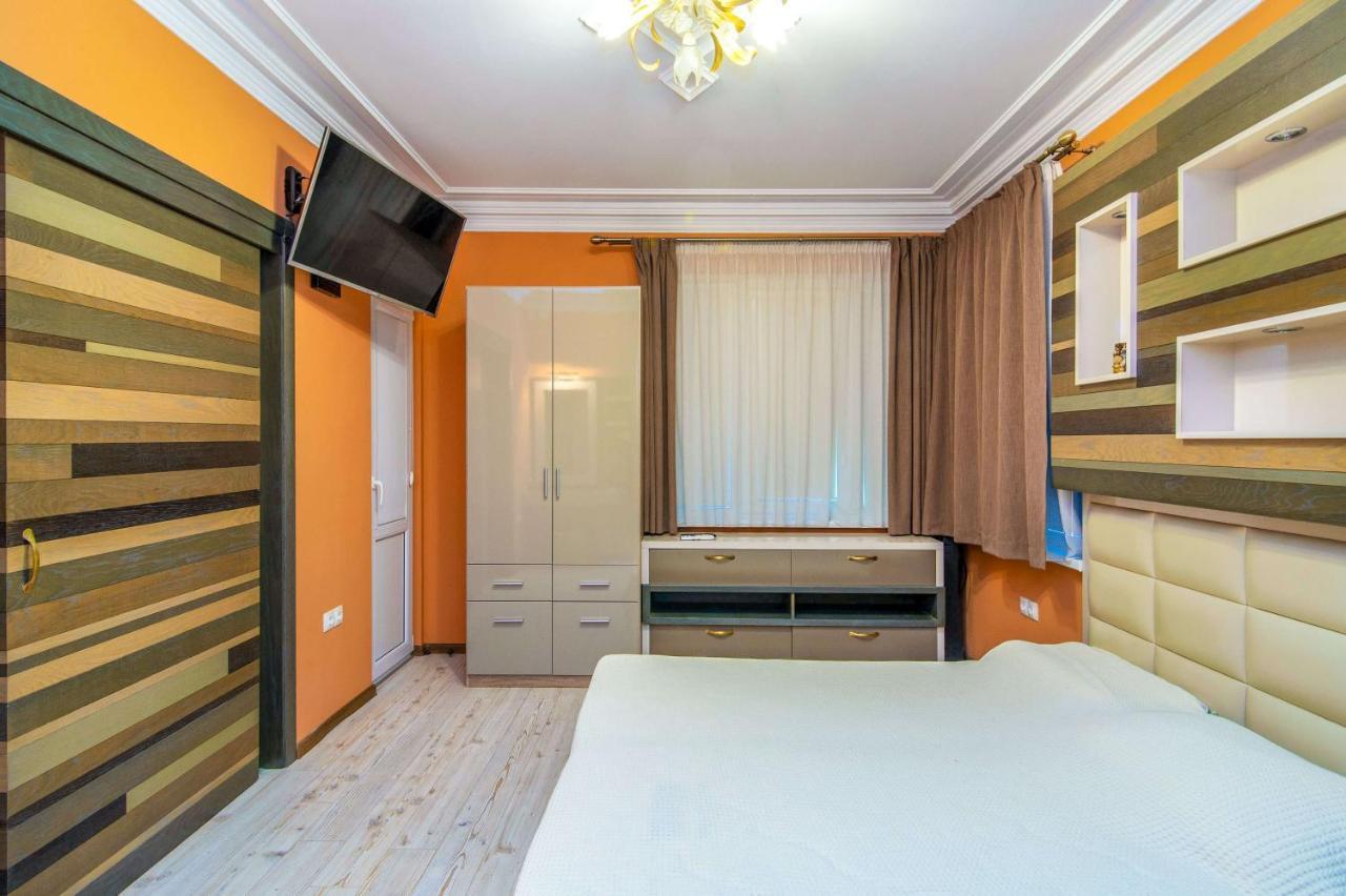 Central Shabby Chic Flat Close To Paid Parking Appartamento Varna Esterno foto